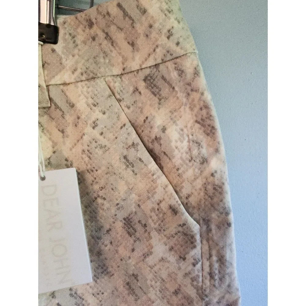 Dear John ANTHROPOLOGIE Snakeskin Gray Pink Shorts size‎ 33 Cuffed NEW - Picture 3 of 7